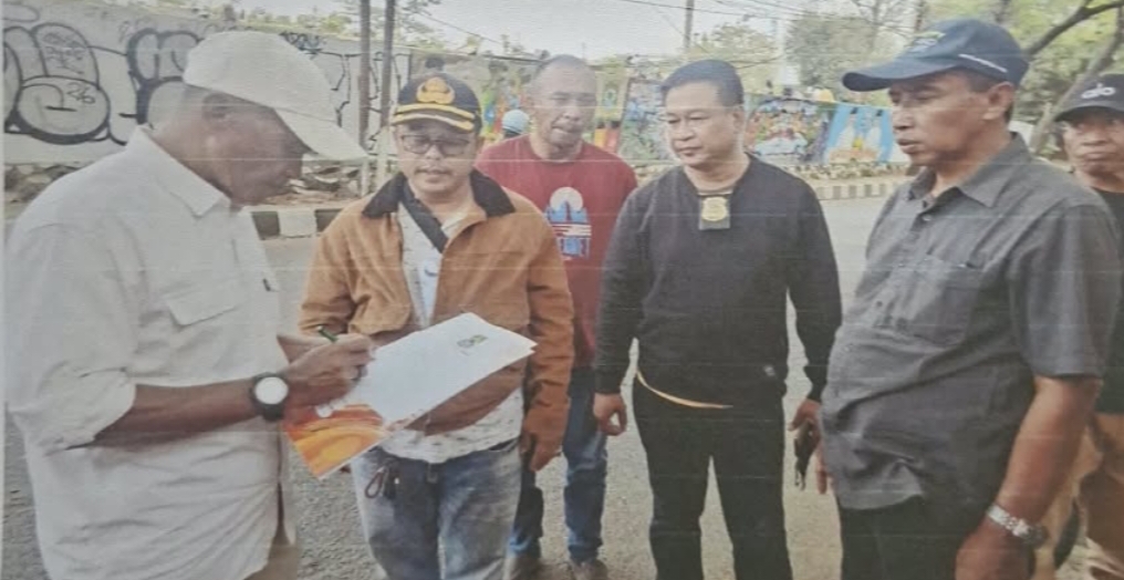Urugan di Petukangan Selatan Kangkangi Aturan, Pemkot Jaksel Takut Bertindak